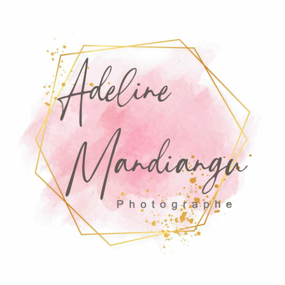 Logo Adeline Mandiangu photographe